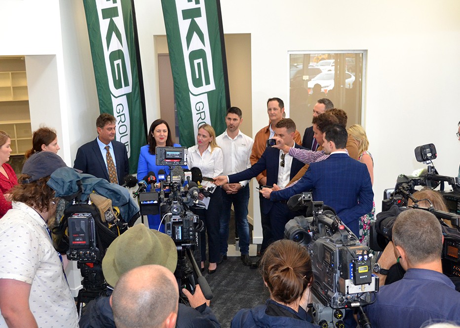 QUEENSLAND PREMIER VISITS CALOUNDRA STATE SCHOOL PROJECT